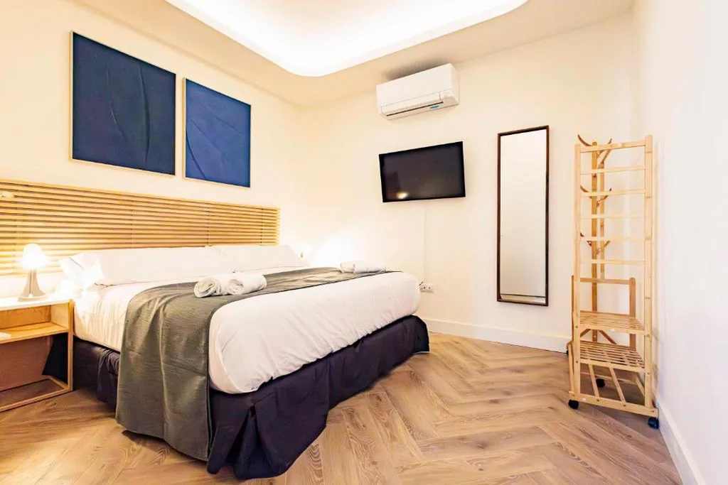 Doppelzimmer mit Gemeinschaftsbad — Ananda Boutique Coliving