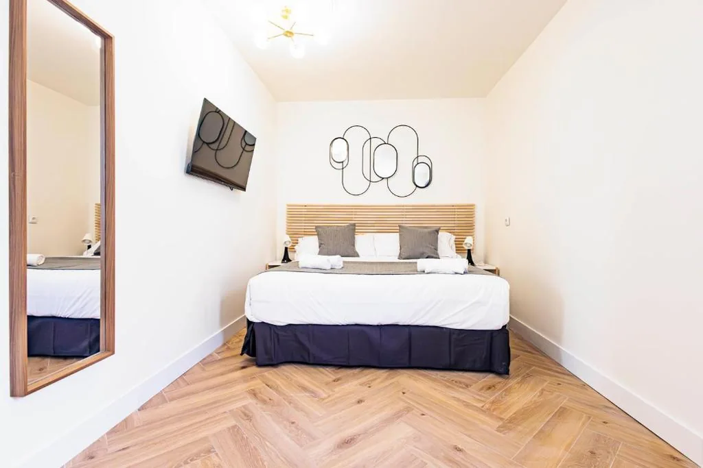 Doppelzimmer mit Gemeinschaftsbad — Ananda Boutique Coliving
