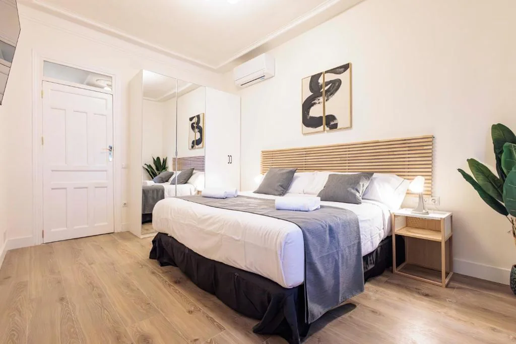 Doppelzimmer mit Gemeinschaftsbad — Ananda Boutique Coliving