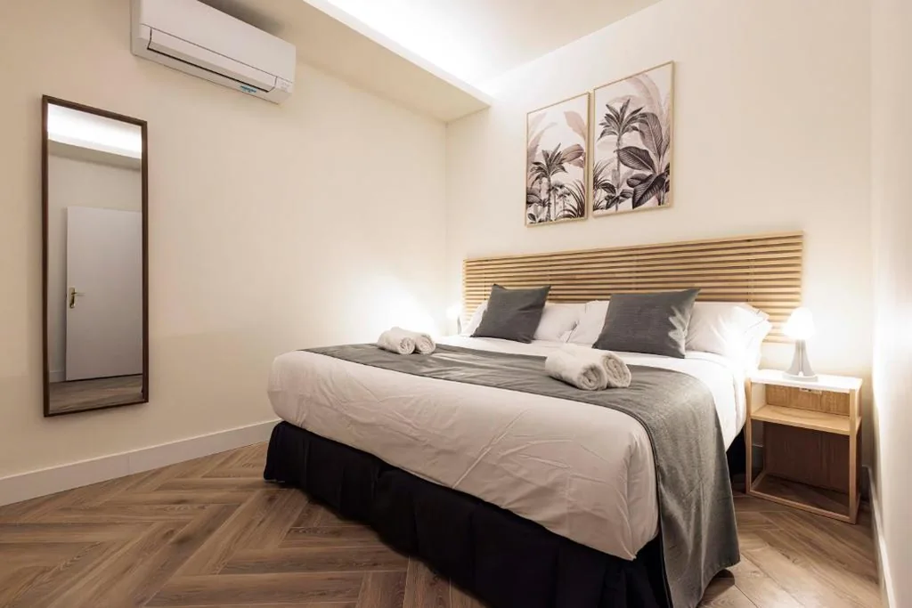Doppelzimmer mit Gemeinschaftsbad — Ananda Boutique Coliving