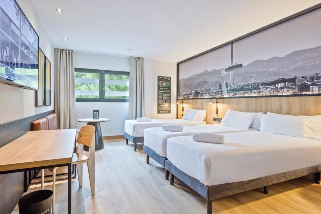 Habitación Triple — Andante Drassanes