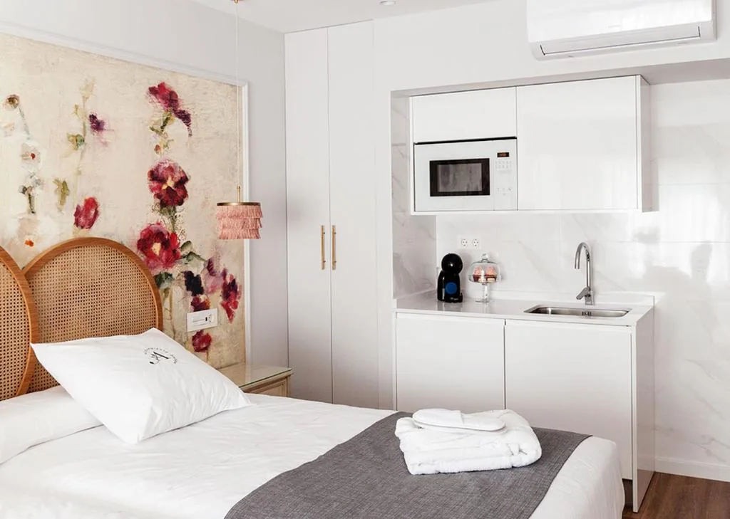 Habitación Doble Superior - 2 camas, con vistas a la ciudad — Aniana Alojamiento Boutique