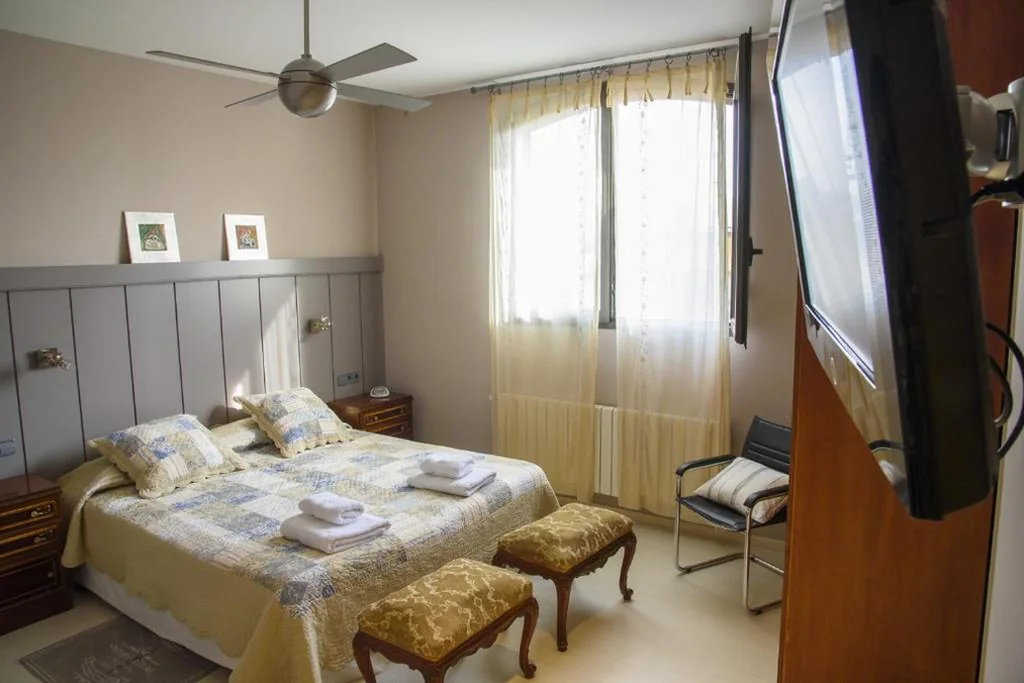 Quarto Familiar com banheira — Anita's Bed and Breakfast