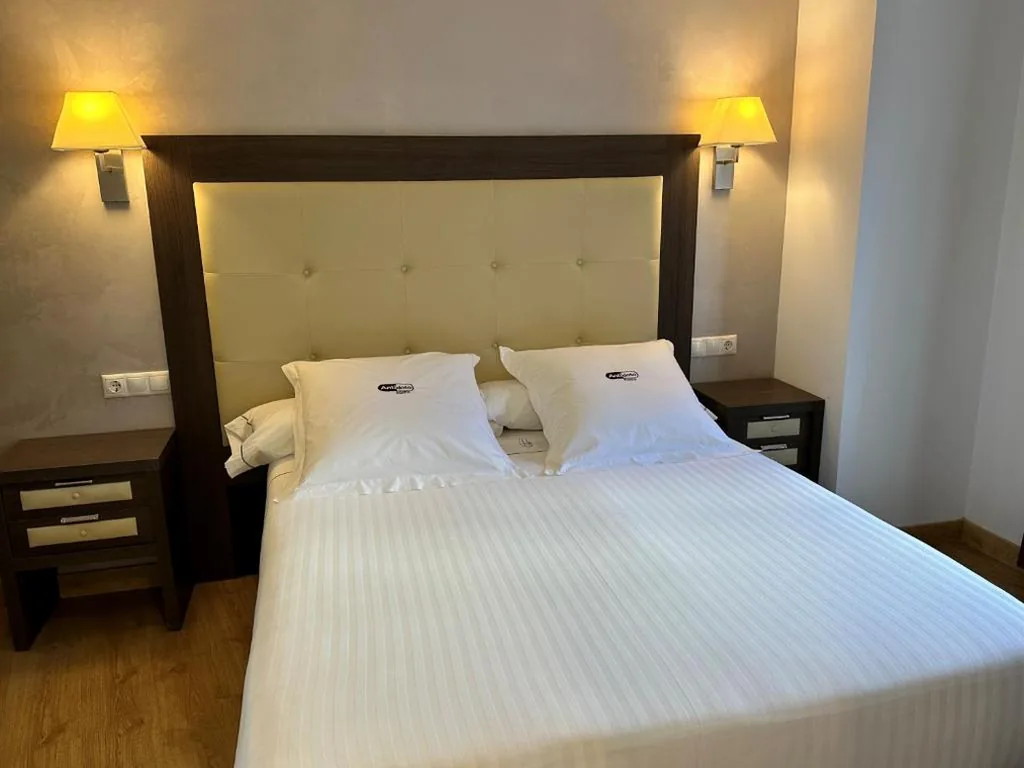Doppelzimmer — Antídoto Rooms Zocodover Check-in on line