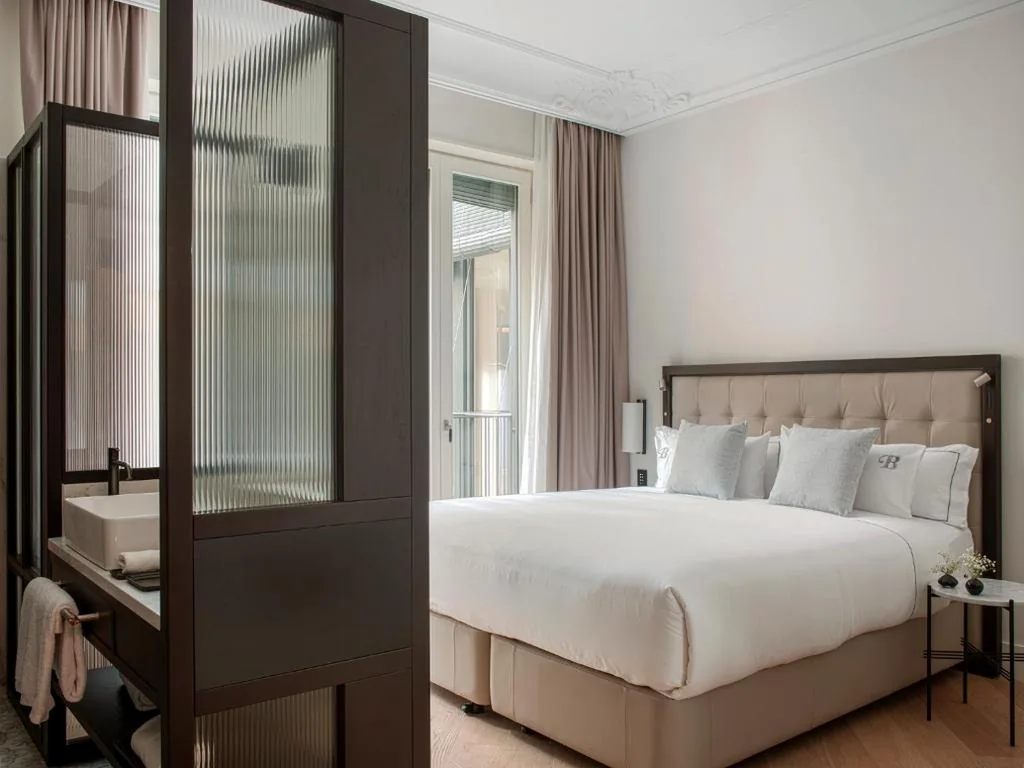 Double Room - Galeria Raval — Antiga Casa Buenavista