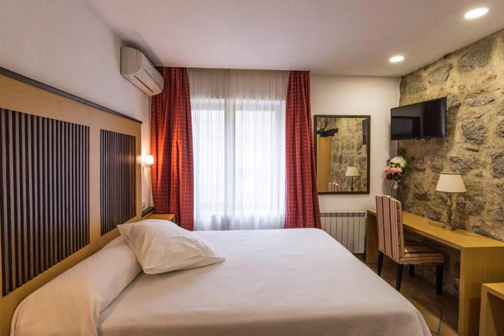 Doppelzimmer mit eigenem Bad — Antika Snoga