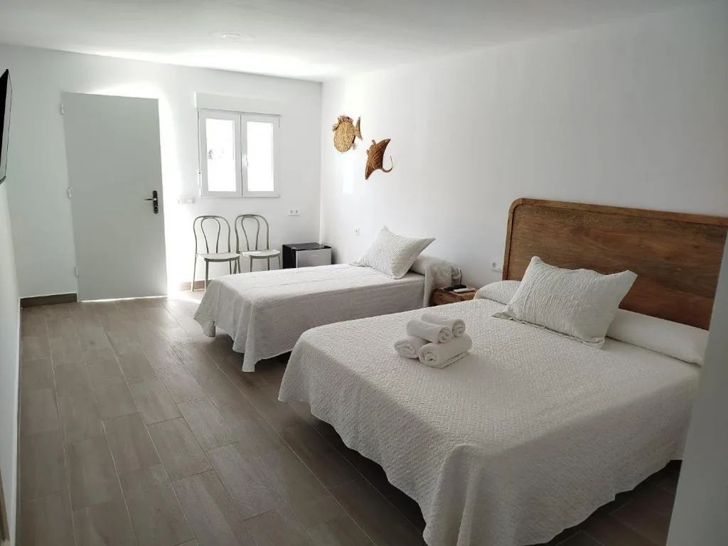 Habitación Triple Básica — Ap Turísticos y habitaciones Marea - Frente al Mar