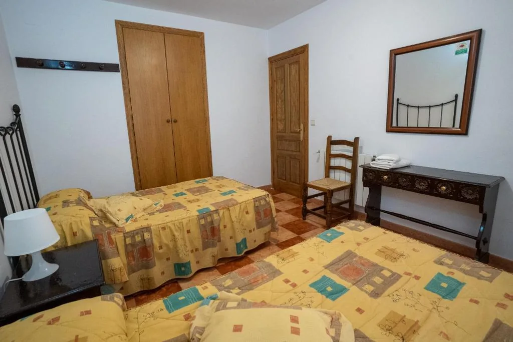 Habitación Doble grande - 2 camas — APAR. SIERRAGUADALQUIVIR