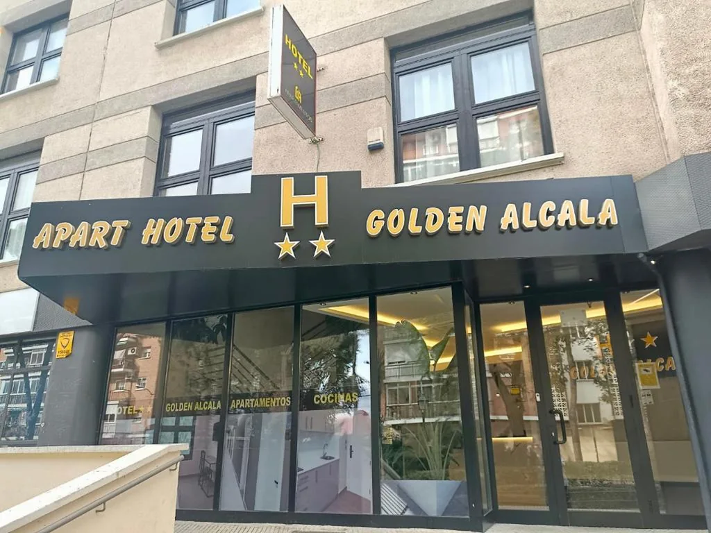 Habitación Triple Clásica — Apartahotel Golden Alcalá