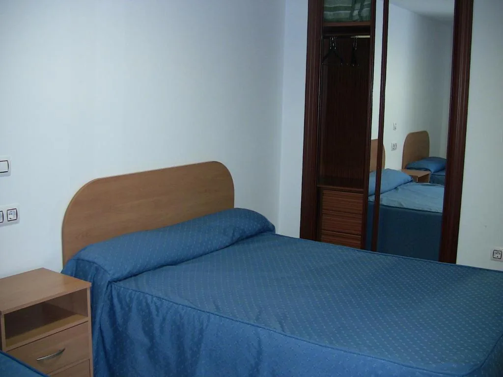 Apartamento de 1 dormitorio (3 adultos) — Apartahotel Los Hermanos
