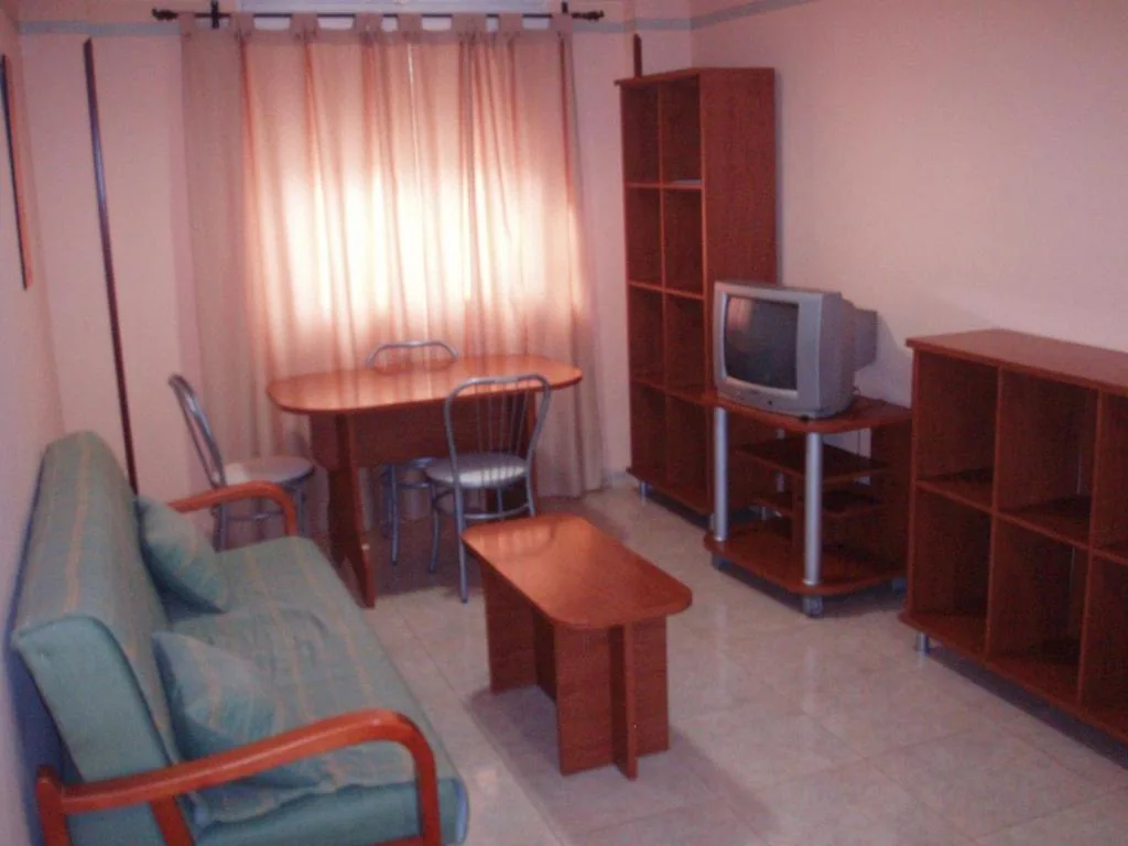 Apartamento de 2 dormitorios (2 adultos + 2 niños) — Apartahotel Los Hermanos