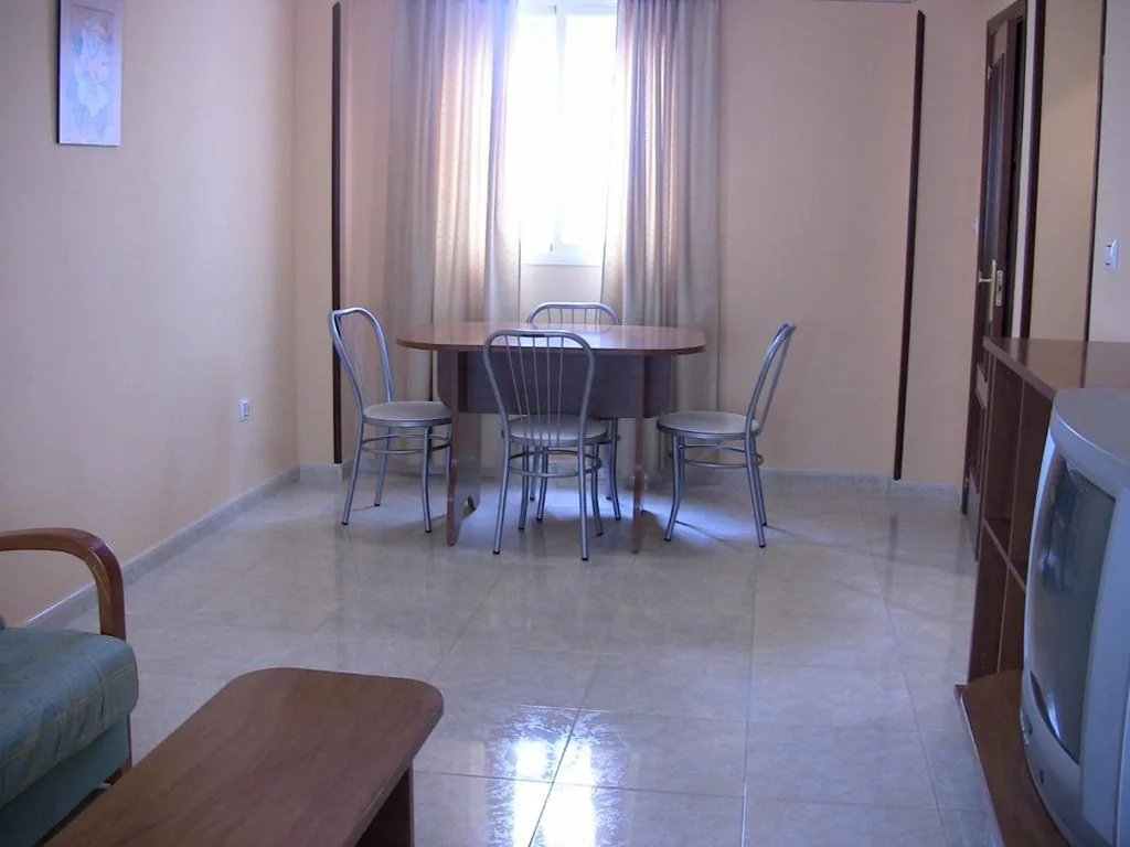 Apartamento de 2 dormitorios (5 adultos) — Apartahotel Los Hermanos
