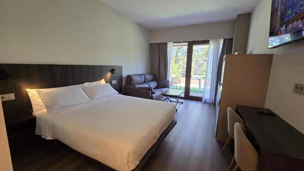 Monolocale con terrazza — Apartahotel Prada Somió