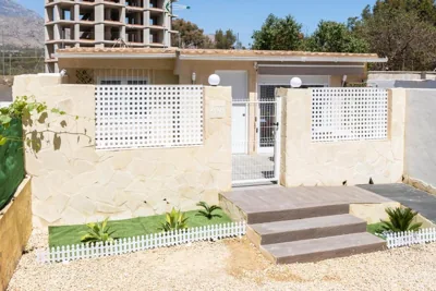 Apartamento ALMA con terreno privado y parking compartido - a 800m de Playa Poniente — 写真 3