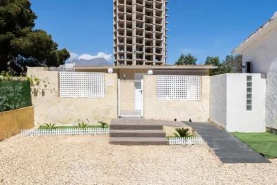 Apartamento ALMA con terreno privado y parking compartido - a 800m de Playa Poniente — 写真 4
