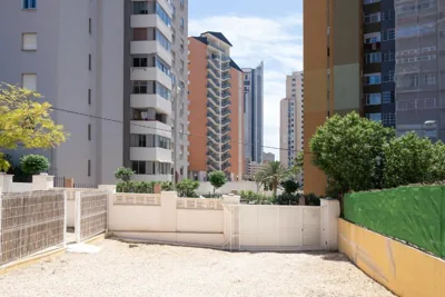 Apartamento ALMA con terreno privado y parking compartido - a 800m de Playa Poniente — 写真 7