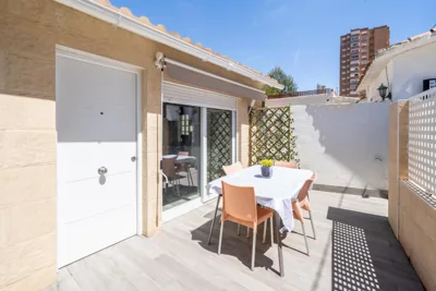 Apartamento ALMA con terreno privado y parking compartido - a 800m de Playa Poniente — 写真 8