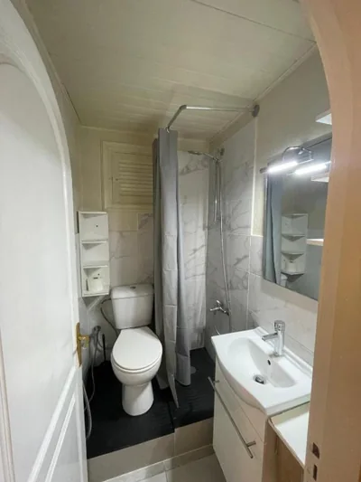 Apartamento con jardín y pequeña piscina privada para refrescarse — Foto 3