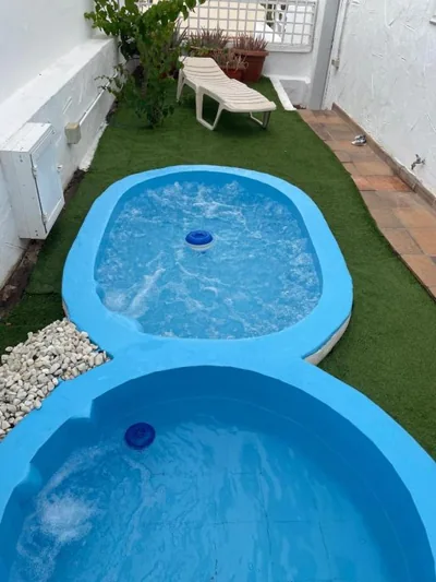 Apartamento con jardín y pequeña piscina privada para refrescarse — Foto 12