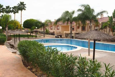 Apartamento con piscina — photo 12