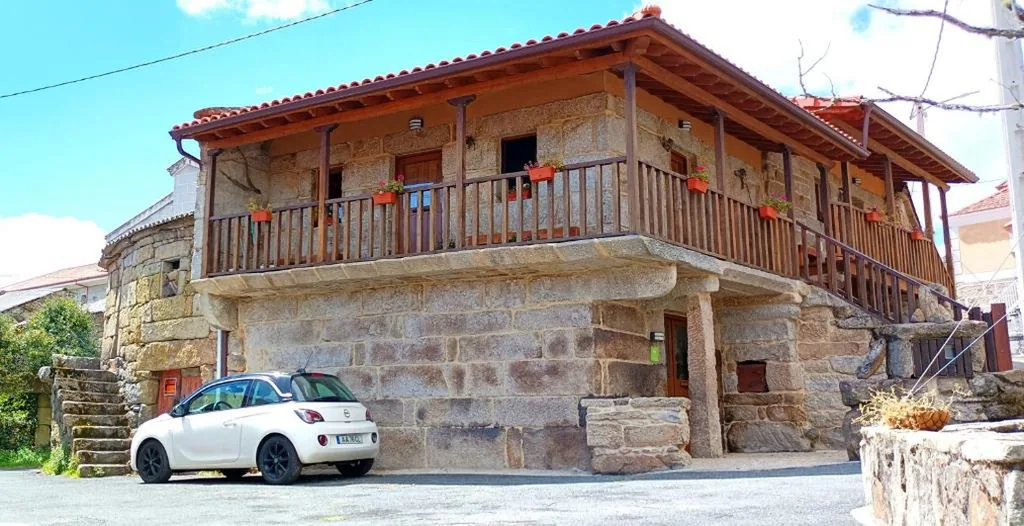 山の景色を望む4人部屋 — Apartamento Da Moura