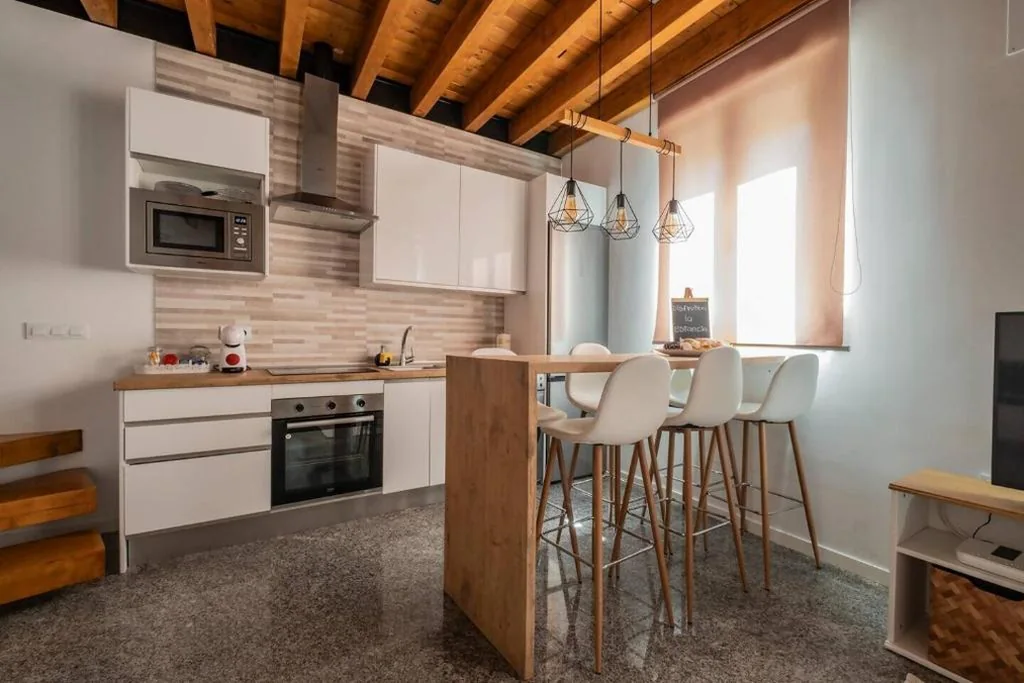 Three-Bedroom House — Apartamento en casco histórico Exclusivo con AC