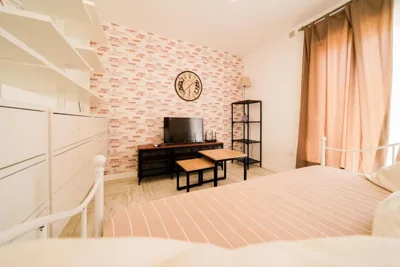 Apartamento Loft con terreno privado y parking compartido - a 800m de Playa Poniente — 写真 10