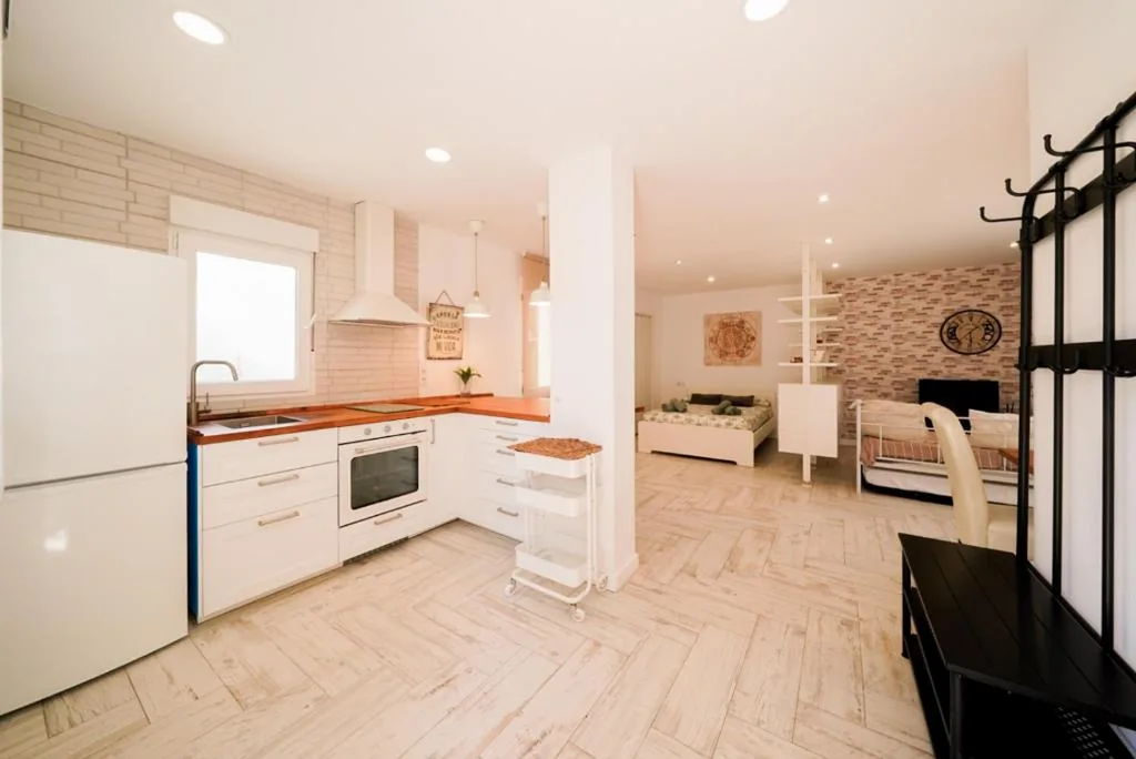 1ベッドルームハウス — Apartamento Loft con terreno privado y parking compartido - a 800m de Playa Poniente