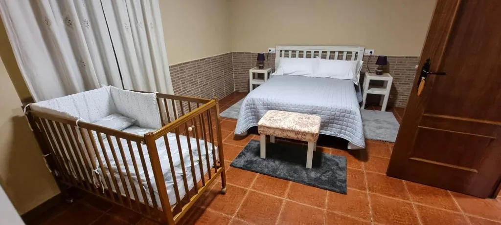 Three-Bedroom House — Apartamento Turistico "El Rincón de la Pernila"