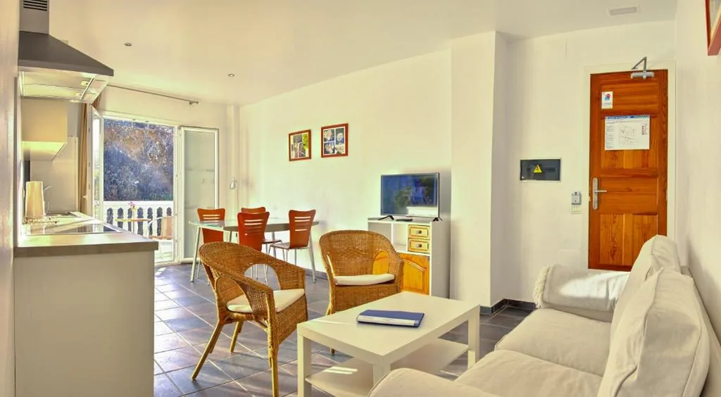 Apartamento de 2 dormitorios — Apartamentos Adjovimar
