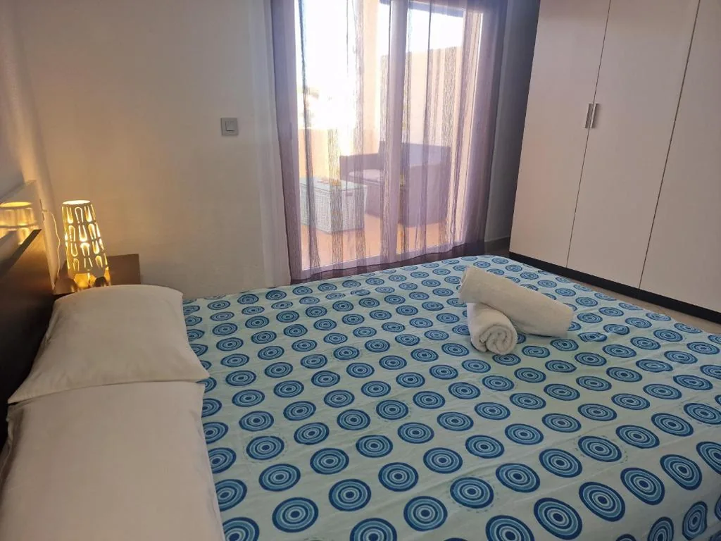 带露台的公寓 — Apartamentos Cala Azul La Móra