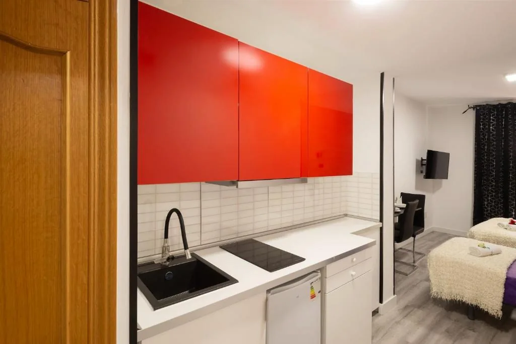 Monolocale Superior — Apartamentos Day Madrid GRAN VIA I