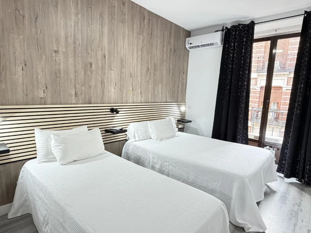 Monolocale triplo Standard — Apartamentos Day Madrid GRAN VIA I