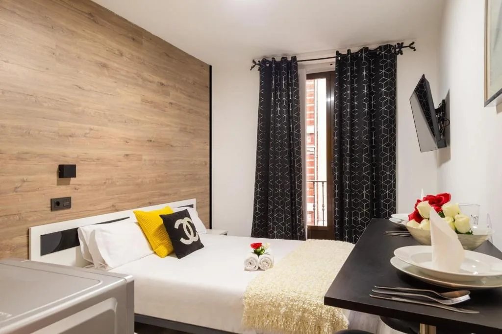 Camera doppia Deluxe — Apartamentos Day Madrid GRAN VIA I