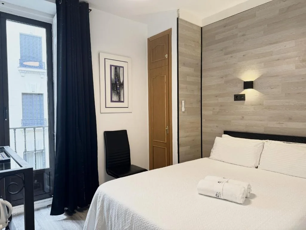 Camera doppia economica — Apartamentos Day Madrid GRAN VIA I