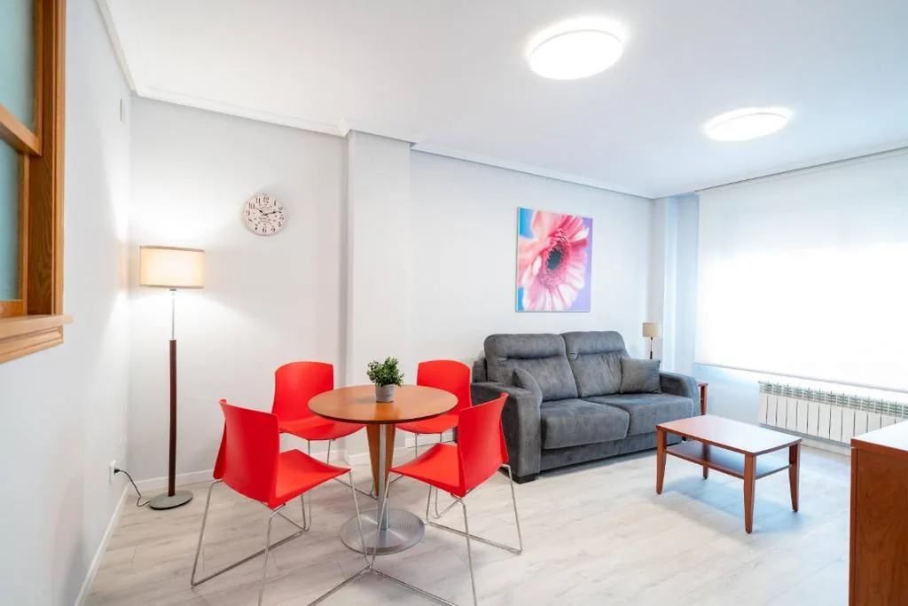 Appartement Deluxe — Apartamentos GO - Génova Parquesol - Parking Gratuito