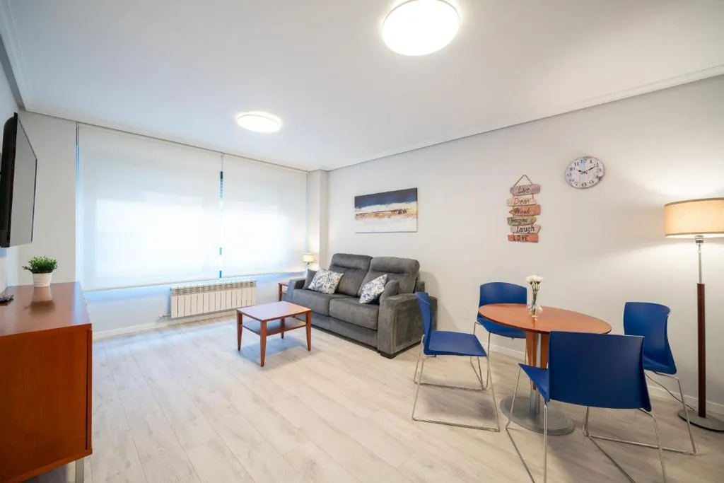 Appartement Deluxe — Apartamentos GO - Génova Parquesol - Parking Gratuito