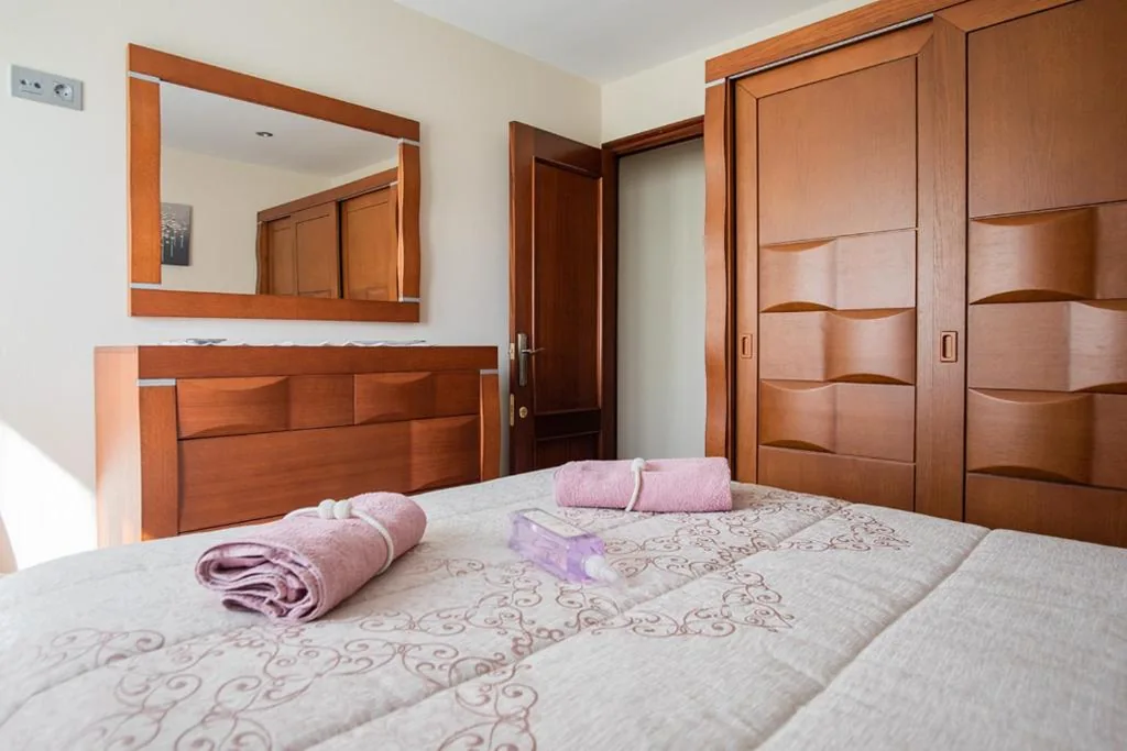 Apartamentos La Cortina