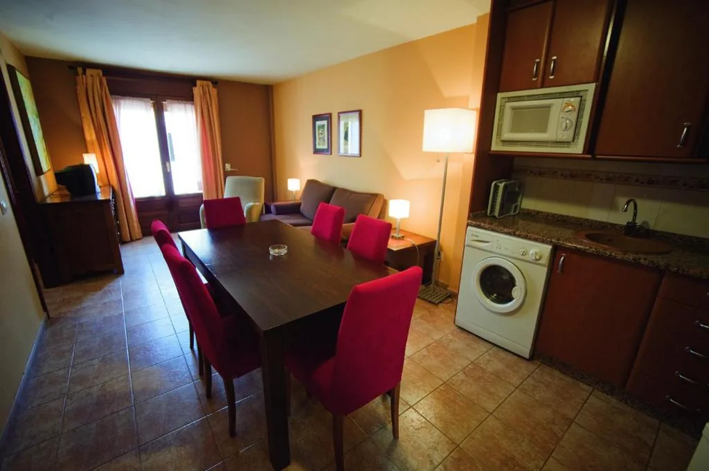 Apartamento com 2 quartos (4 adultos + 2 crianças) — Apartamentos La Trufa Negra