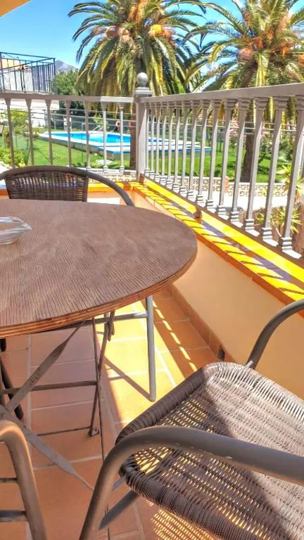 带泳池景观的两卧室公寓 — Apartamentos Latin