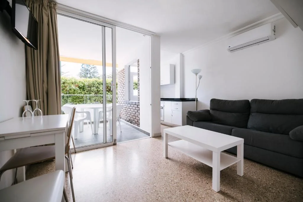 バルコニー付きアパートメント — Apartamentos LIVVO Tarahal