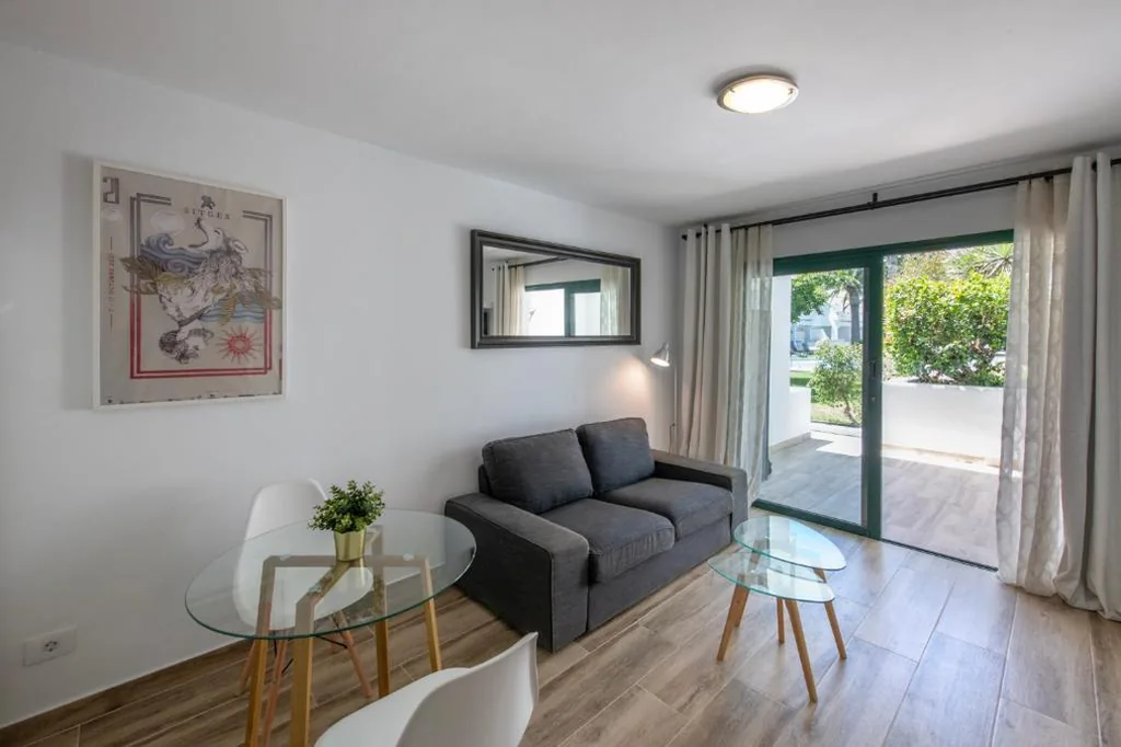 Studio-Apartment mit Terrasse — Apartamentos Los Rosales