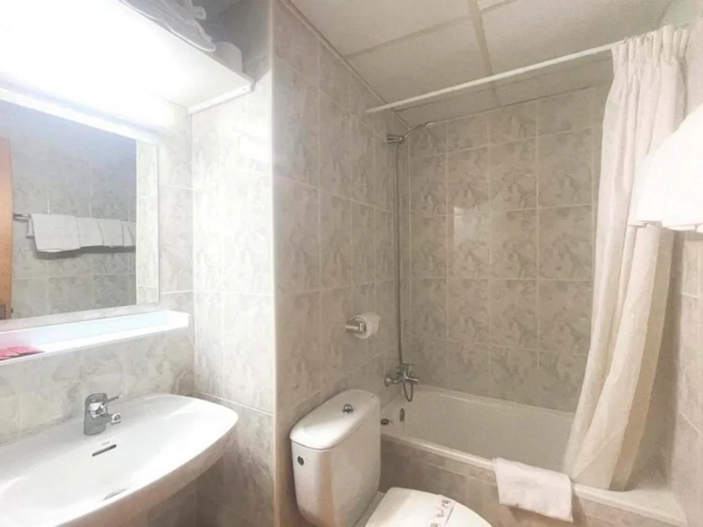 Monolocale (massimo 5 adulti) — Apartamentos Midi 3000