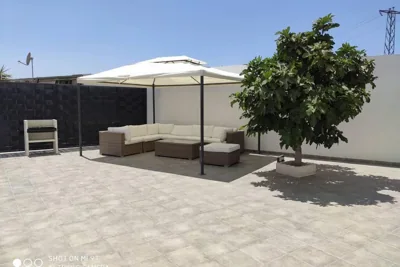 Apartamentos NayDa Gran casa con piscina — foto 7