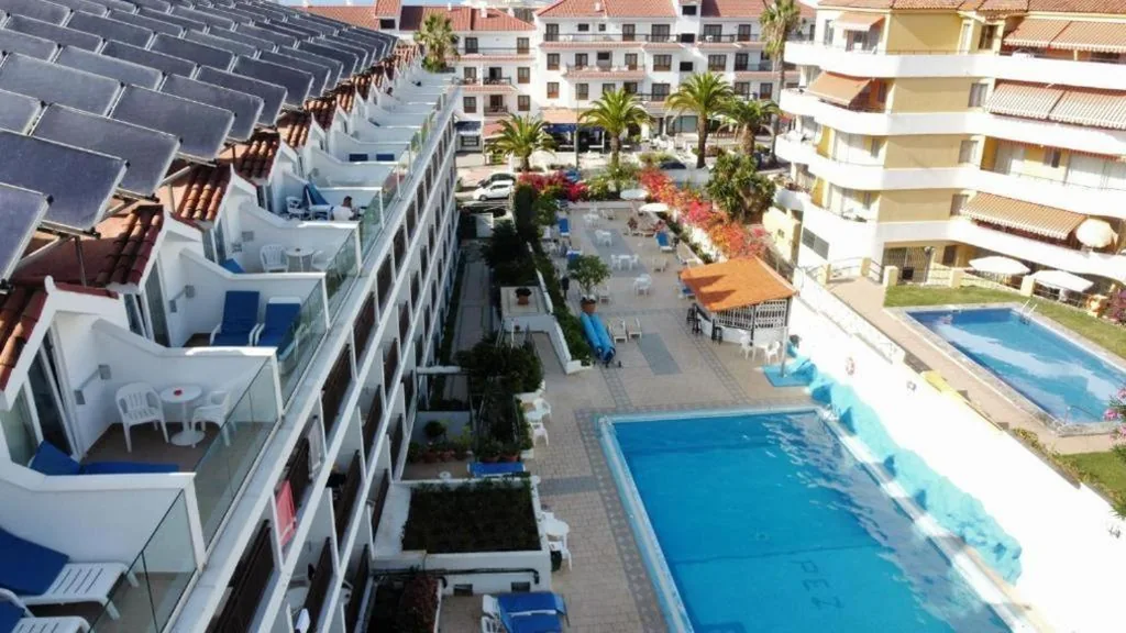 Estudio con vistas a las montañas — Apartamentos Pez Azul