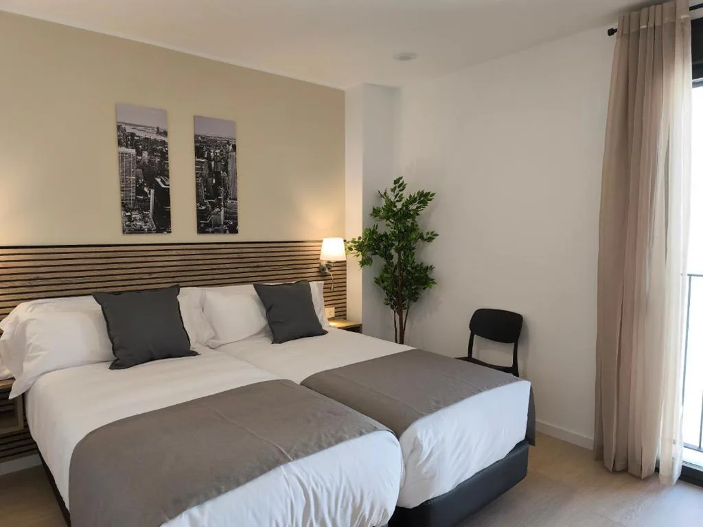 Apartamento Deluxe de 2 dormitorios con balcón — Apartamentos Plaza Costa Calatayud
