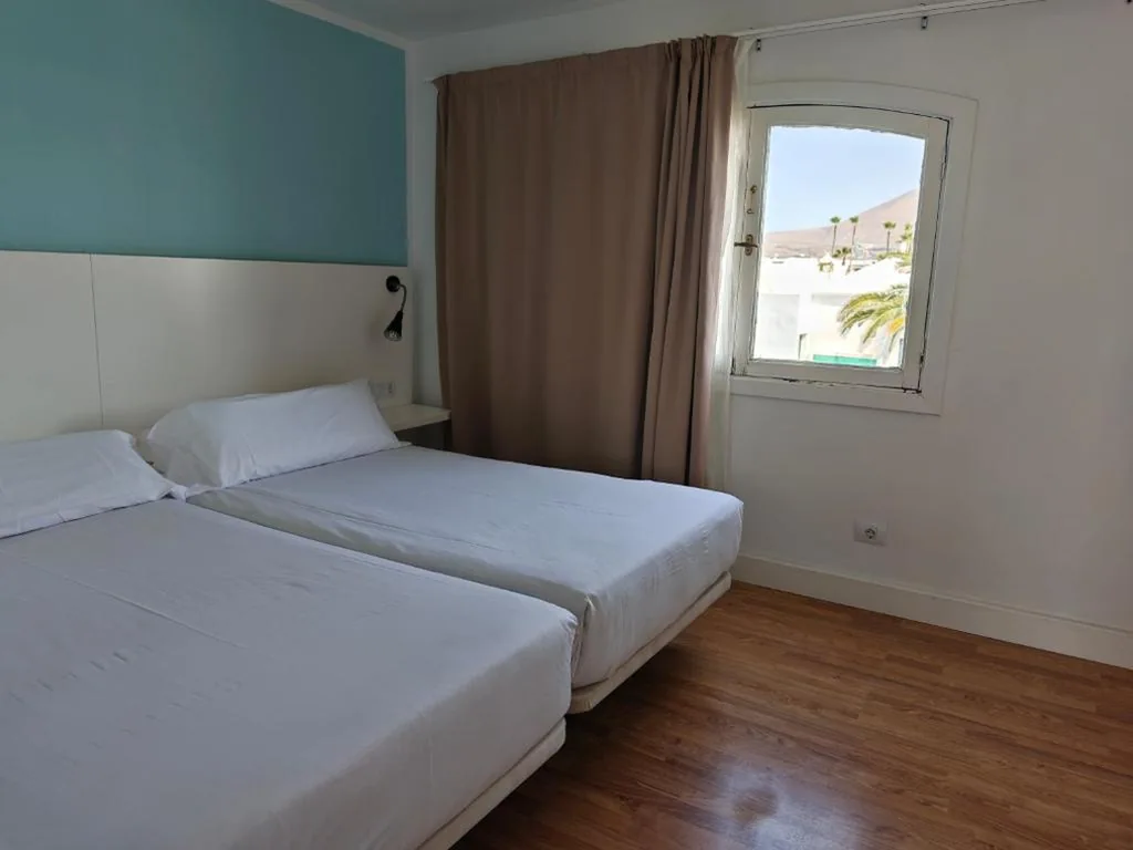 Appartamento con 2 camere da letto, balcone e terrazza — Apartamentos San Marcial