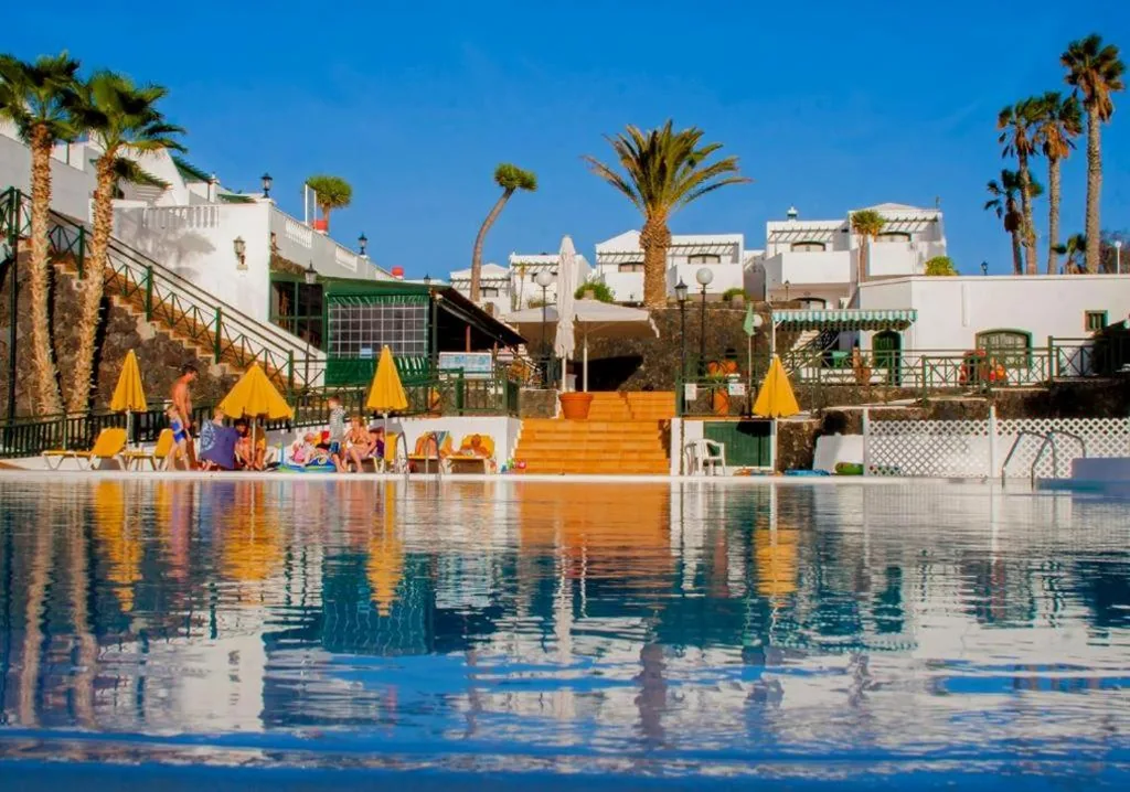 Apartamento de 2 quartos com vista para a piscina — Apartamentos San Marcial