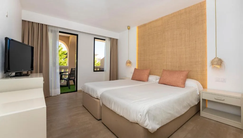 Monolocale con balcone (2 adulti) — Apartamentos Sinfony