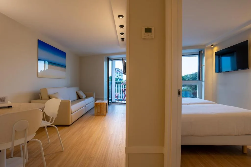 Appartamento Deluxe con 1 camera da letto e vista sul porto — Apartamentos&Spa Mundakaport